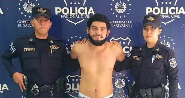 Ángel Yibram Muñoz Mendoza, 27 años de edad, nicaragüense, hurto
