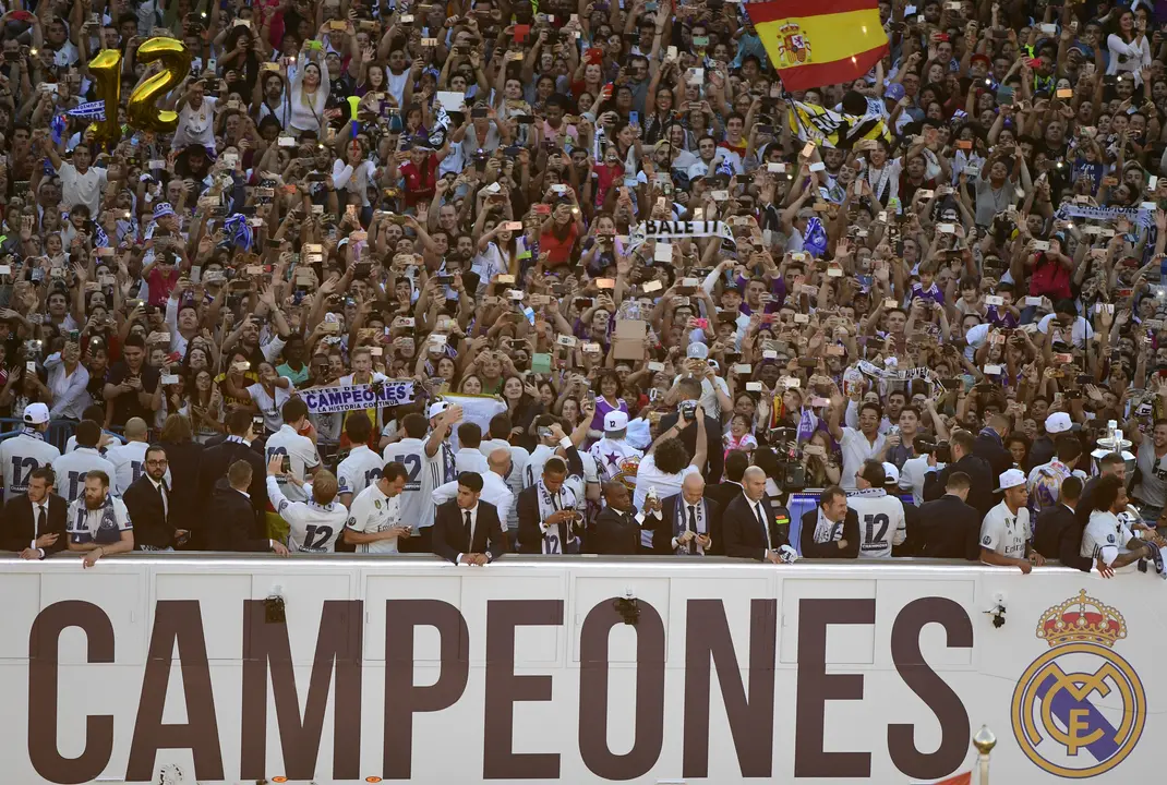 La afición blanca se rindió a los campeones de Europa.