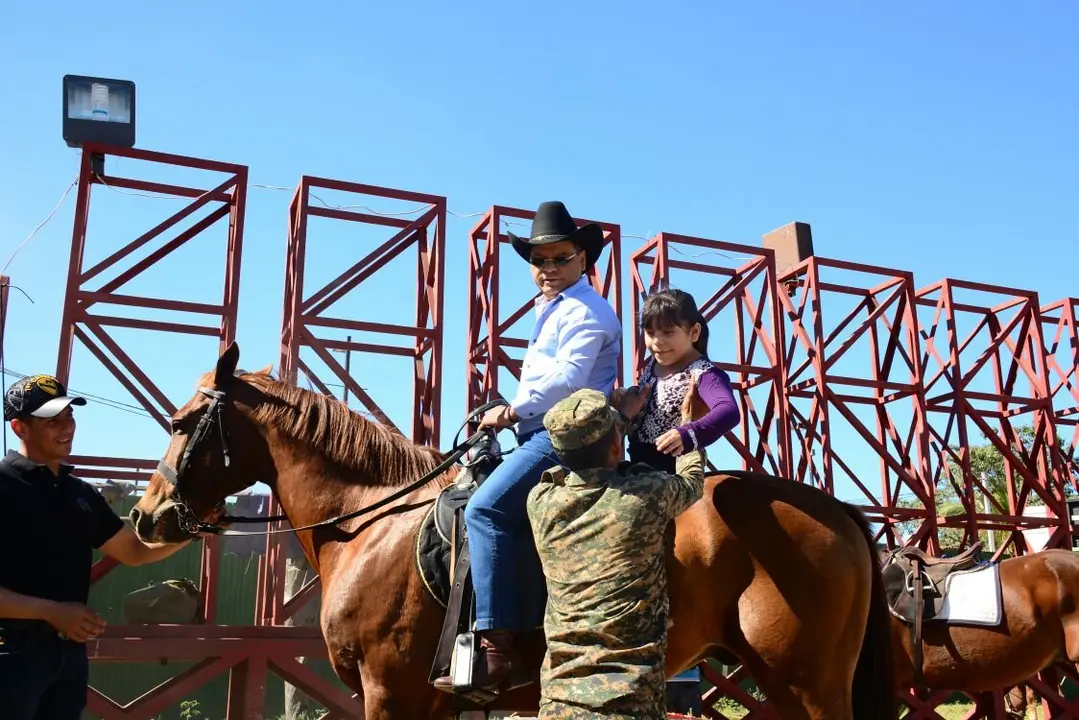 Oscar Ortiz a caballo4