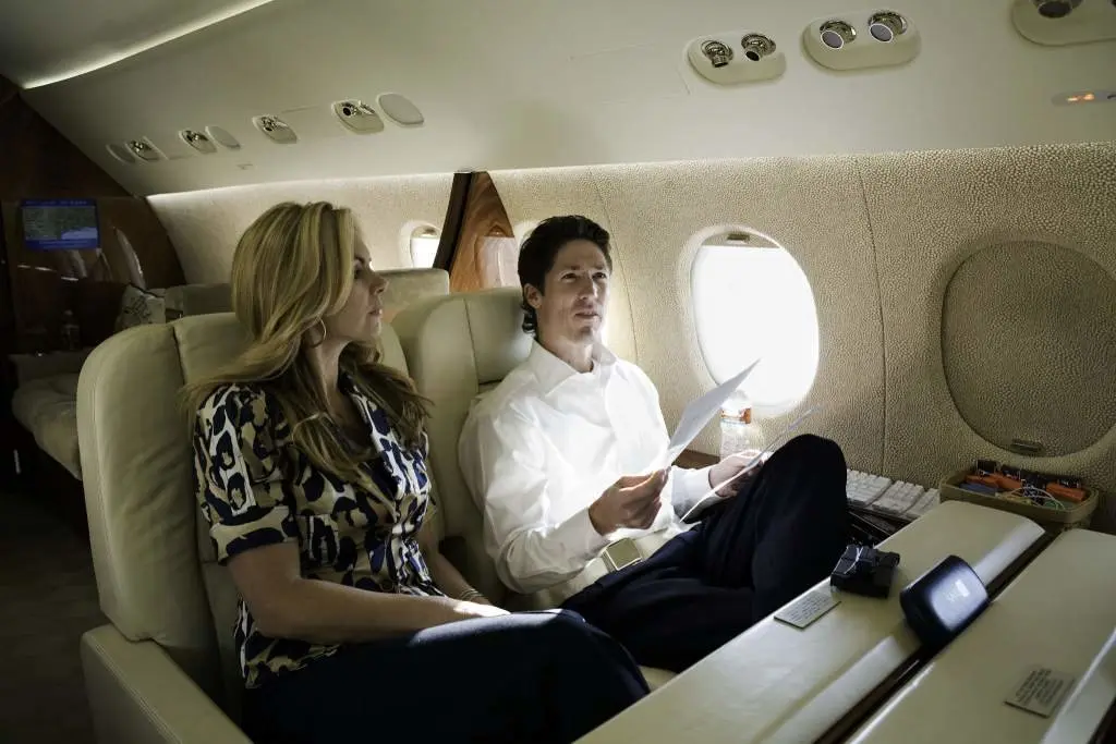 Osteen jet