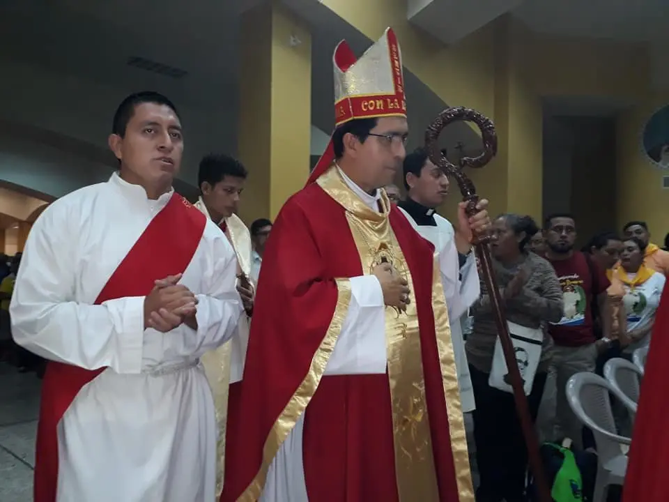 La misa fue presidida por Escobar Alas