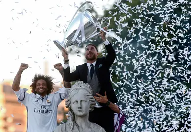 Marcelo y Sergio Ramos en la plaza Cibeles, que una vez más se vistió de gloria.