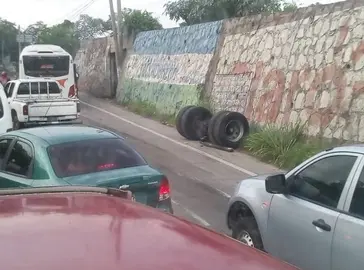 Eje de buseta de la ruta 4