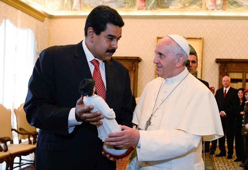 Papa con Maduro