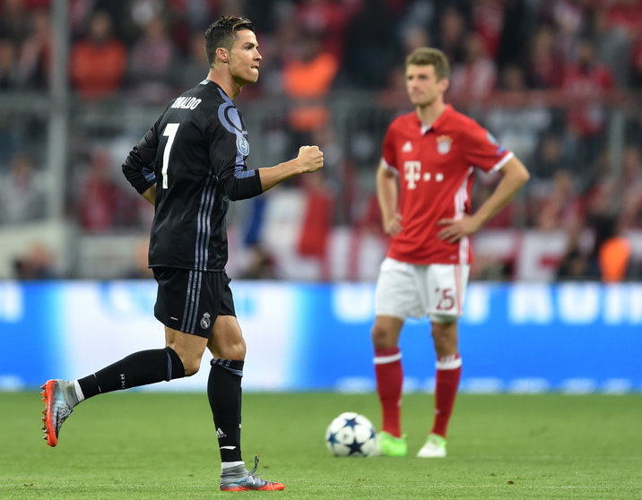 Cristiano Ronaldo, delantero del Real Madrid, celebra su gol ante el Bayern Munich.
