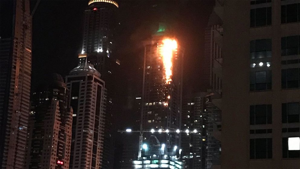 incendio en torre en Dubái