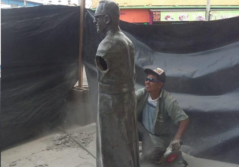 Estatua de Romero en Ciudad Delgado