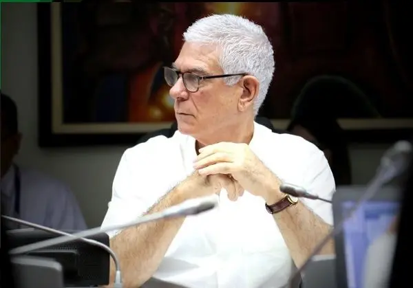 Parker en Comisión