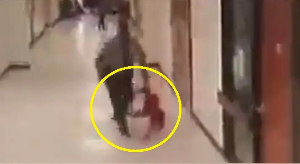 Policía agrede a alumno
