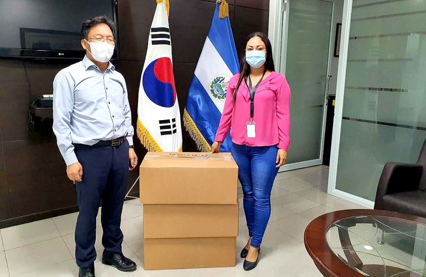 Embajada de Corea entrega 9000 mascarillas Foto cortesía embajada de Corea 2