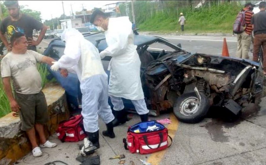 Madre y su hija mueren en accidente de rastra en carretera de Oro Foto tomada de Comandos de Salvamento