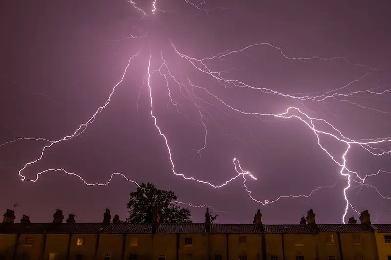 rayo en tormenta