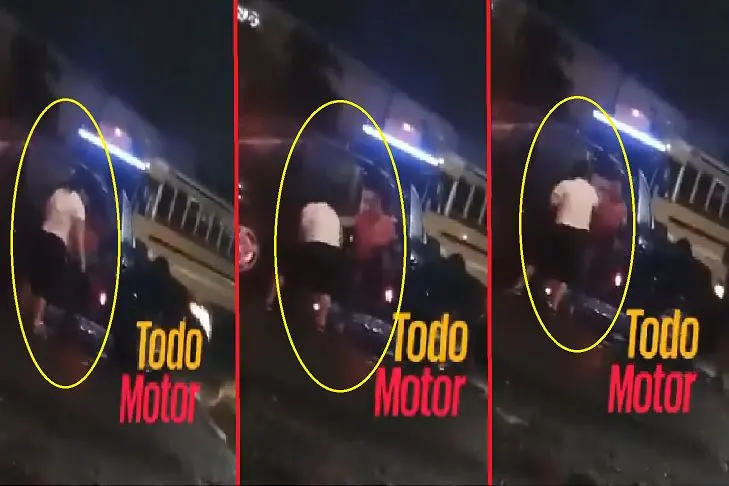 Mujeres dándose de golpes