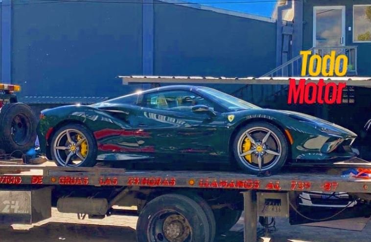 Empresario salvadoreño adquiere Ferrari