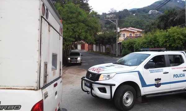 Un funcionario panameño murió esta mañana en un hecho confuso producido en la colonia Escalón.