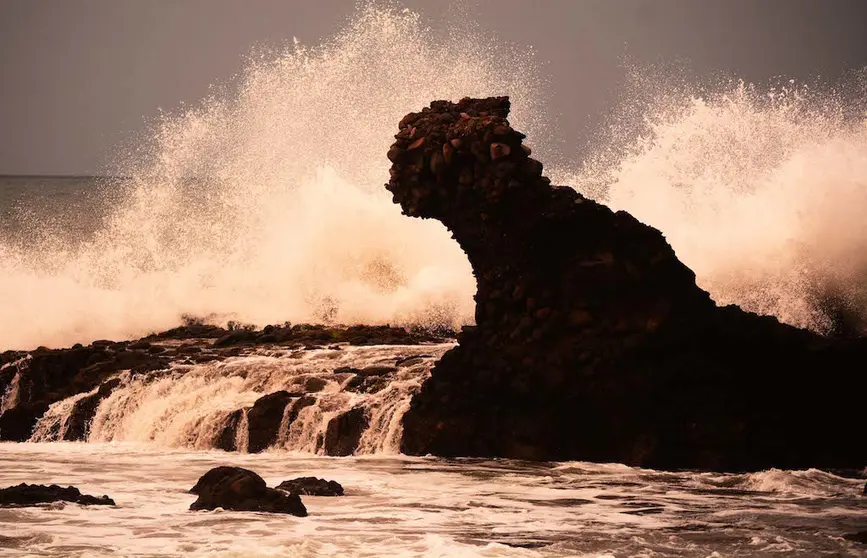 La playa El Tunco, en el departamento de La Libertad, es parte de la ruta Sol y Playa de El Salvador, y se ubica a unos 42 km de la ciudad capital San Salvador.
Foto Omar  Carbonero