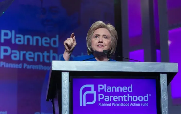 <p>La candidata presidencial demócrata Hillary Clinton, en un acto de Planned Parenthood el 10 de junio de 2016</p>