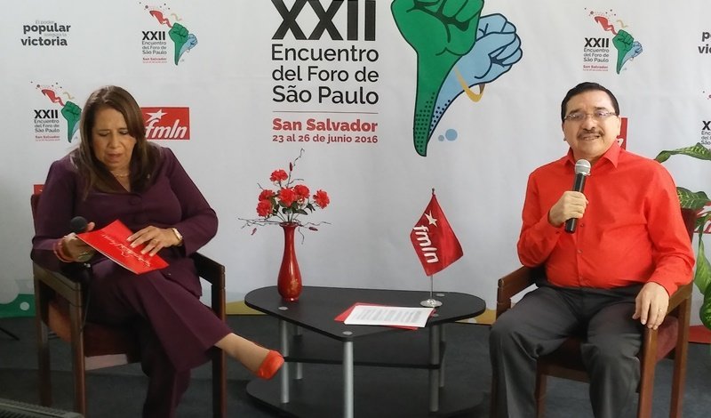 Nidia Díaz y Medardo González en Foro Sao Paulo