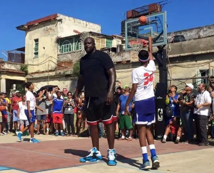 Shaquille O'Neal en Cuba (2)