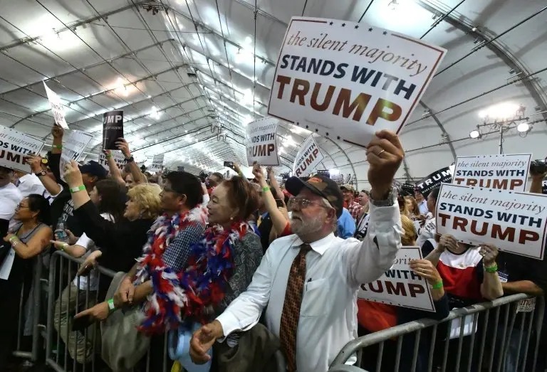 <p>Manifestación en favor de Donald Trump en San Jose, California el 2 de junio de 2016</p>