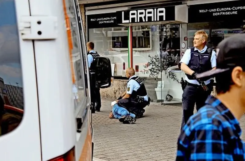 Hombre con machete Alemania_Foto by Stuttgarter Zeitung