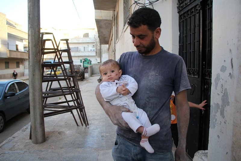 Bebé rescagada en Siria