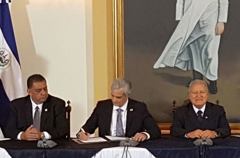 Firma pacto fiscal
