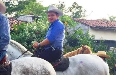 hijo diputado gómez