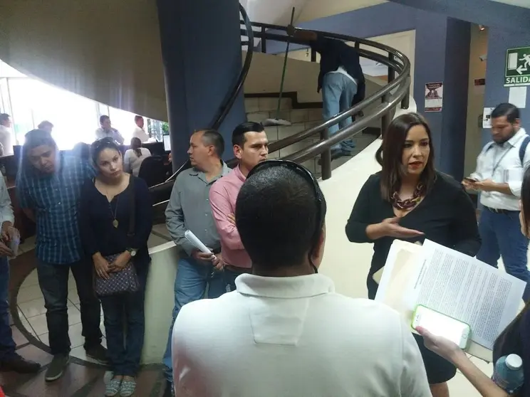 Empleados VECA en reunión con diputados de ARENA. Foto: Archivo El Salvador Times.