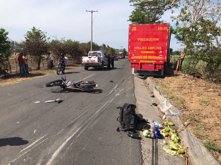 foto de accidente de tránsito en San Luis Talpa