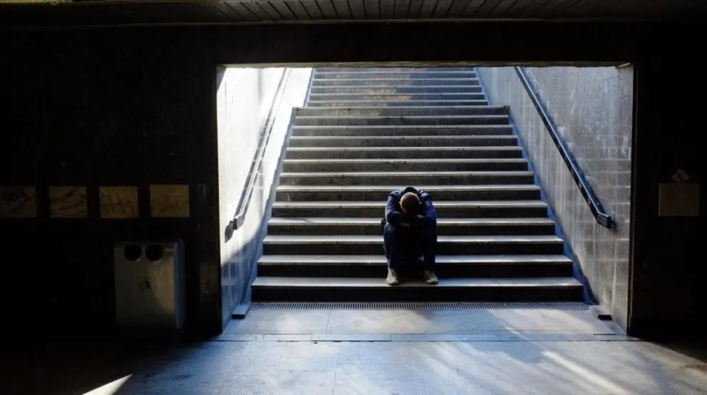 SUICIDIO TRISTEZA DEPRESION GENERICO FOTO 123RF