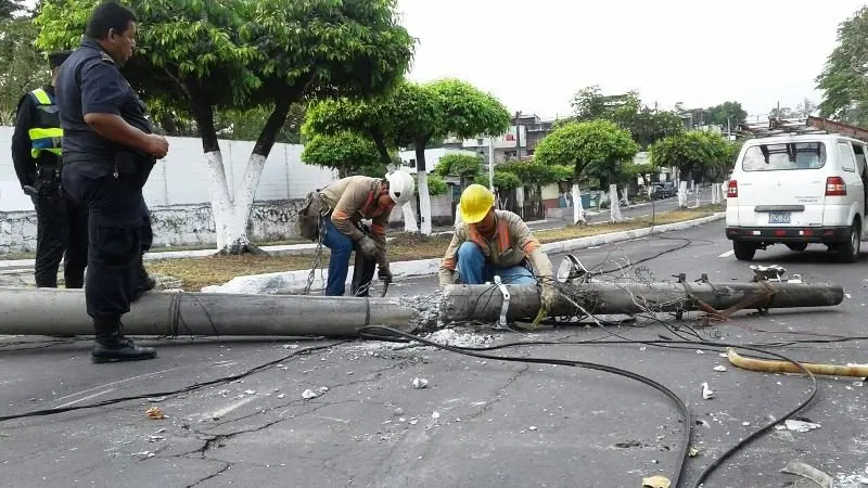 caida de poste