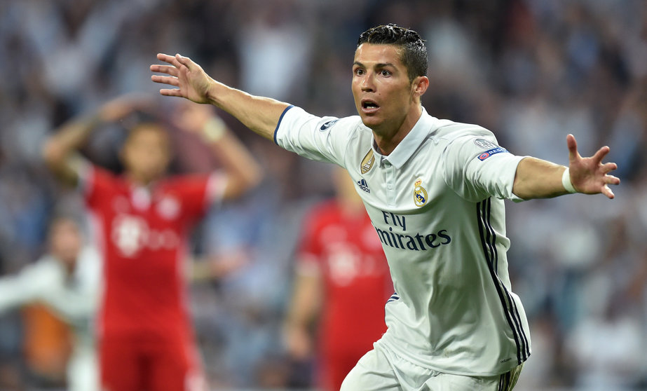El portugués Cristiano Ronaldo convirtió su gol 100 en Champions League
