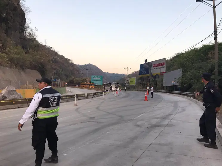 Paso restringido por carretera a Los Chorros