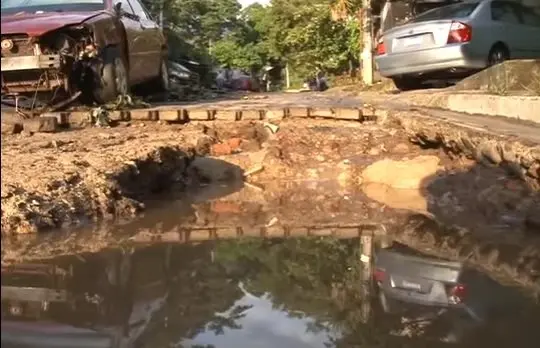 Deslaves en comunidad Las Lajas de la colonia Escalón