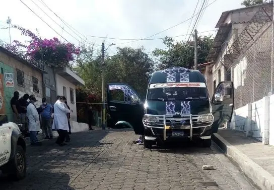 Microbús escolar tiroteado en Ilopango.