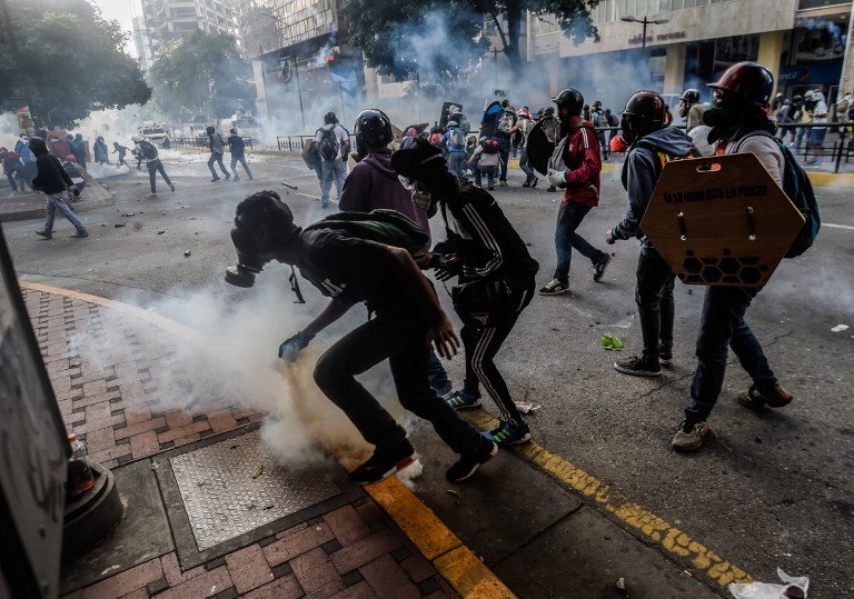Opositores marchan en Caracas, Venezuela