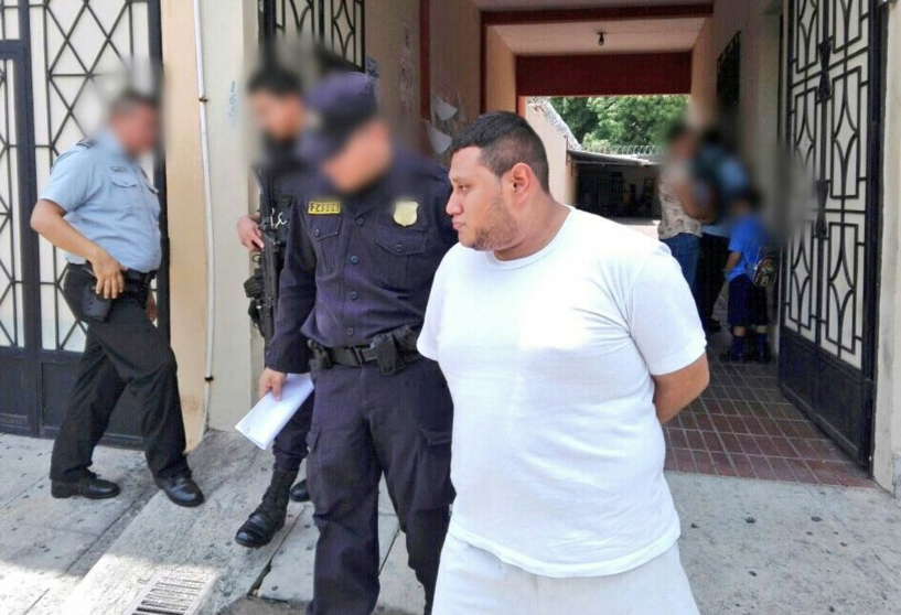 Élder Alexander Cerna Leiva, detenido por difusión de pornografía