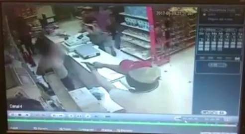 Asesinato de una cajera en México