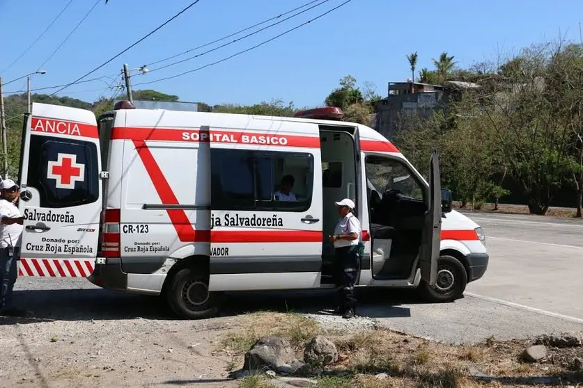 Ambulancia de Cruz Roja Salvadoreña