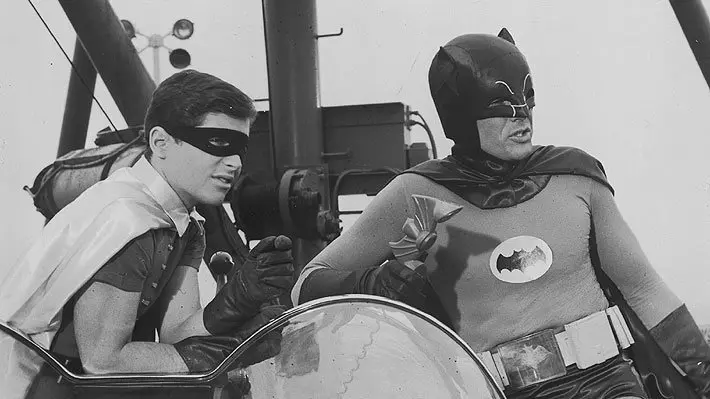 Adam West en su papel de Batman