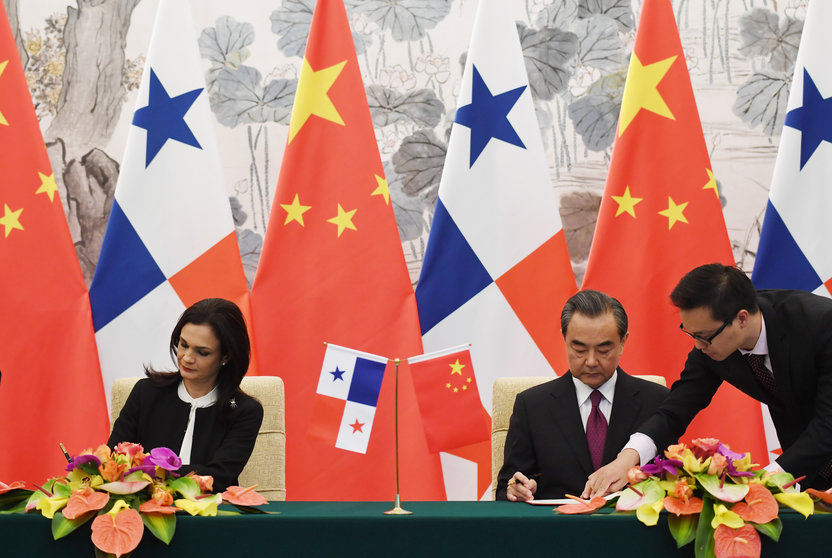 Panamá establece relaciones diplomáticas con China