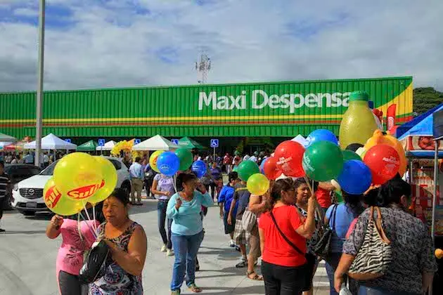 esquina walmart 30 junio 2