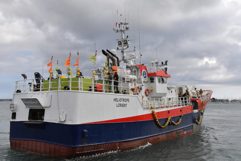 Barco donde fueron encontrados congelados los cuerpos de tres niños en Francia