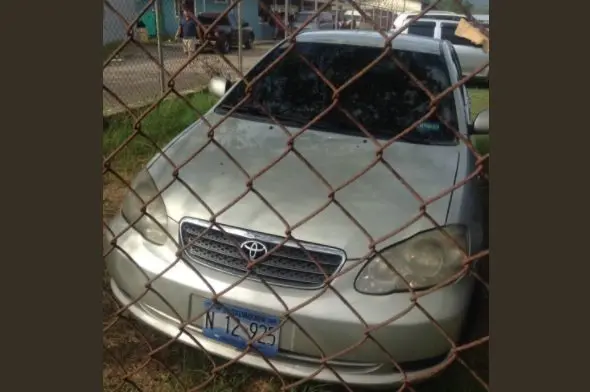 Carro nacional en Utila