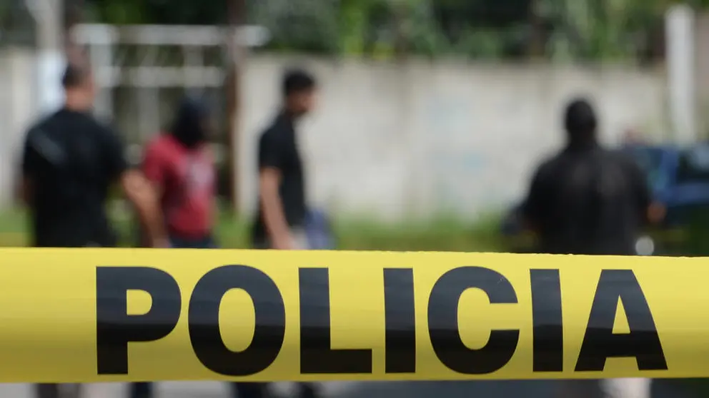 San Salvador.- 06082014
En calle antigua a Tonacateque, Soyapango, encuentran el cuerpo de un hombre. Al parecer fue asesinado con arma de fuego.Foto Douglas Urquilla.