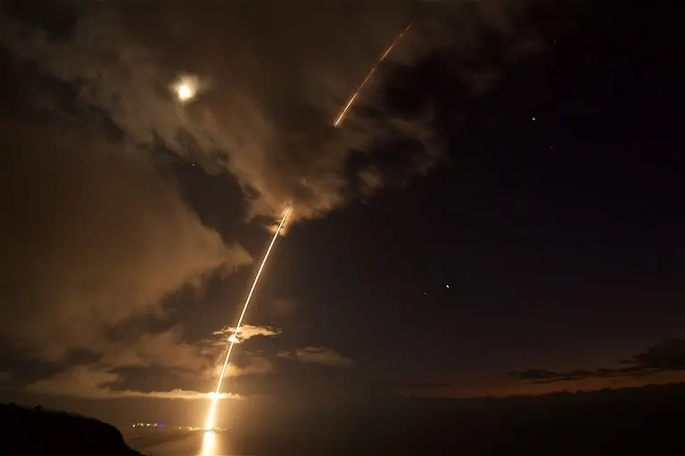 This US Navy handout photo released on August 30, 2017 shows a medium-range ballistic missile target as it is launched from the Pacific Missile Range Facility in Kauai, Hawaii, during Flight Test Standard Missile-27, Event 2 on August 29, 2017.
The US military shot down a medium-range ballistic missile target off the coast of Hawaii early August 30, 2017, in a successful test of a missile interception system Japan is seeking to bolster its defense against North Korea.The test was performed by the US Missile Defense Agency (MDA) and the US Navy from the USS John Paul Jones, a guided-missile destroyer, just one day after North Korea fired a ballistic missile over Japan.
/ AFP PHOTO / US NAVY / Latonja MARTIN / RESTRICTED TO EDITORIAL USE - MANDATORY CREDIT "AFP PHOTO /US NAVY/LATONJA MARTIN/HANDOUT" - NO MARKETING NO ADVERTISING CAMPAIGNS - DISTRIBUTED AS A SERVICE TO CLIENTS