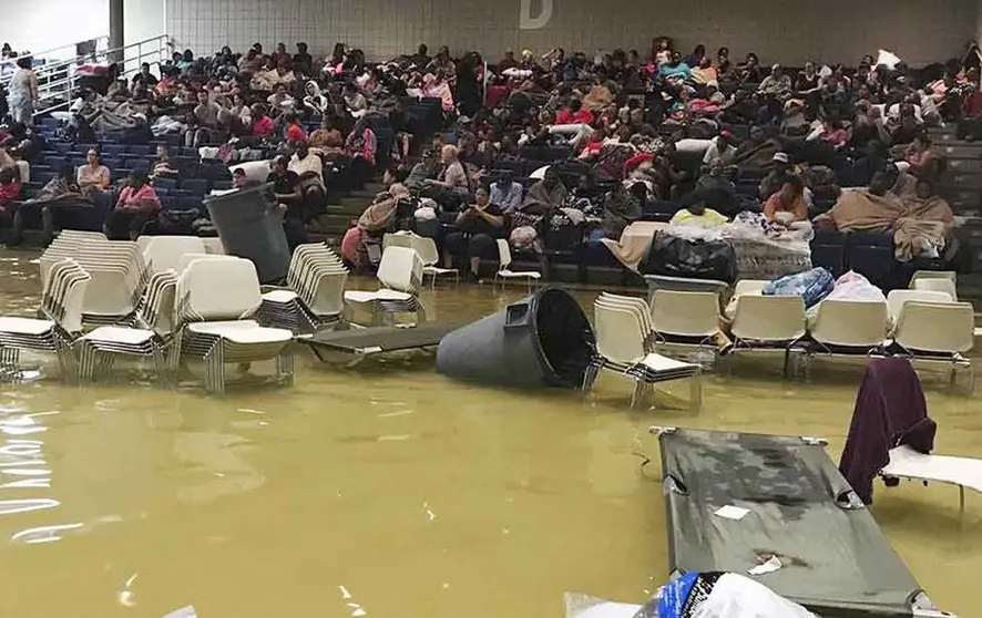 Inundación de albergue