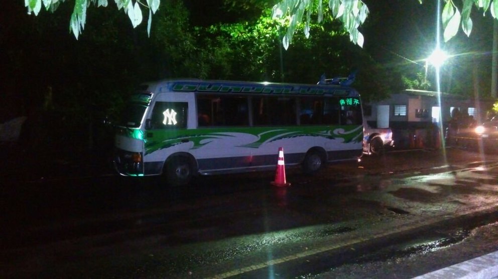 Microbus asaltado en Arce