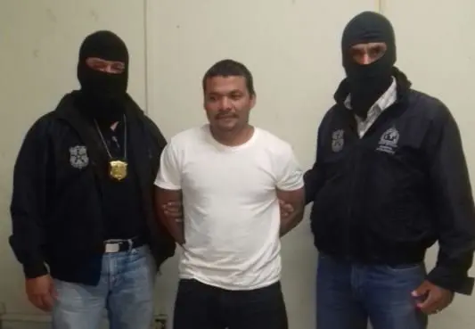 deportado detenido
